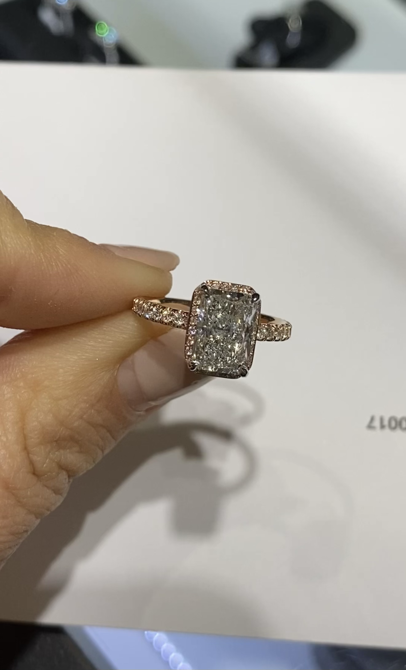 IGI 2.29 Carat F VS2 Radiant Lab Grown Diamond Ring - Image 4