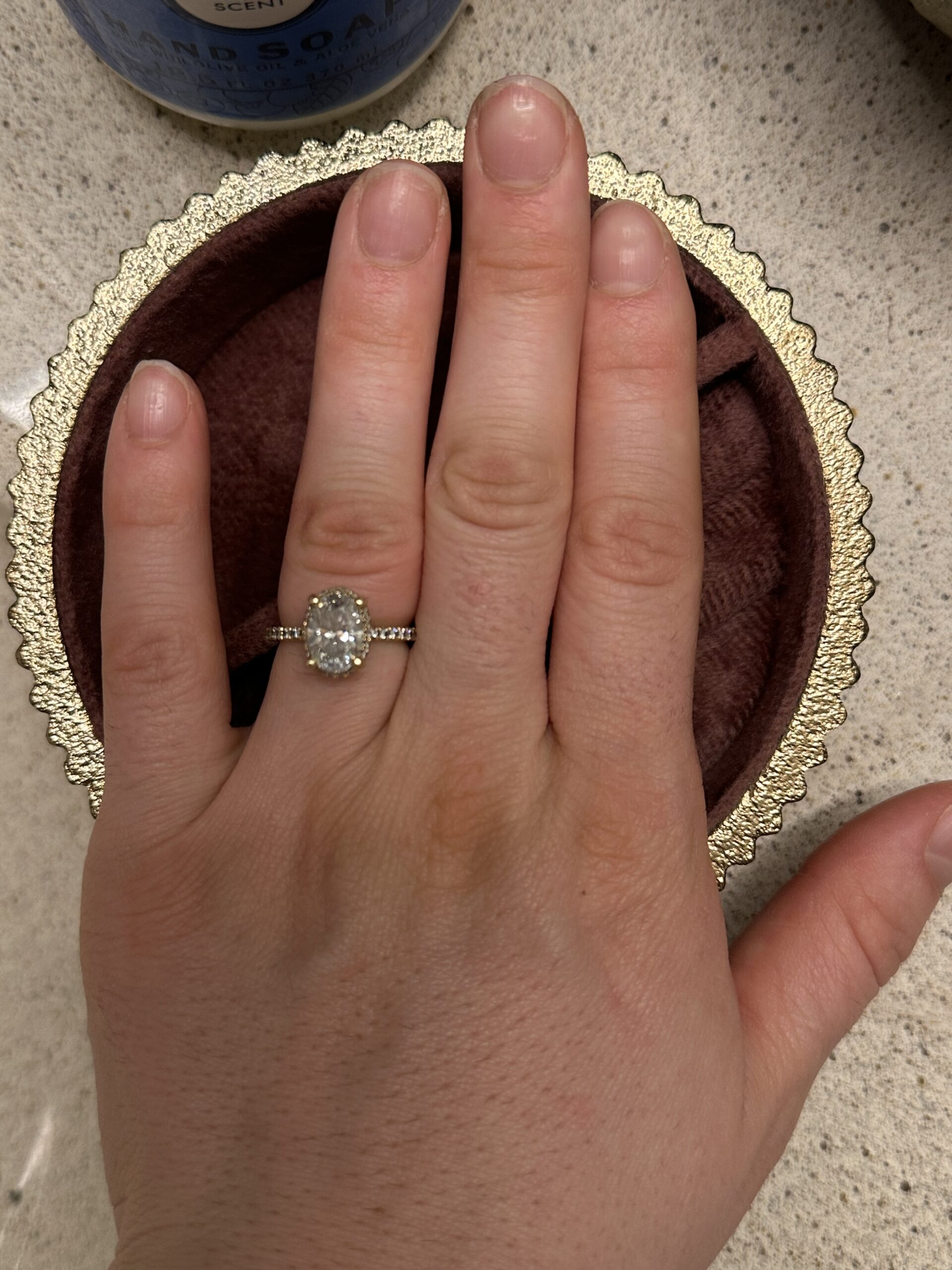 Not Sure/Unknown 1.73 Carat F VS1 Oval Lab Grown Diamond Ring - Image 9