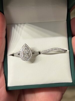 IGI 0.29 Carat H SI2 Pear Lab Grown Diamond Ring