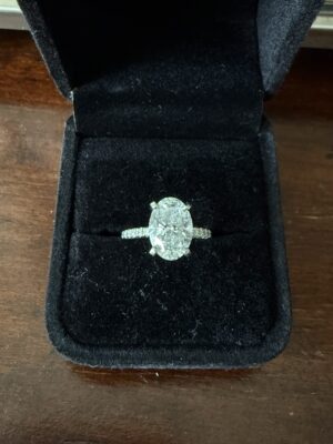 IGI 3.12 Carat F VVS1 Oval Lab Grown Diamond Ring