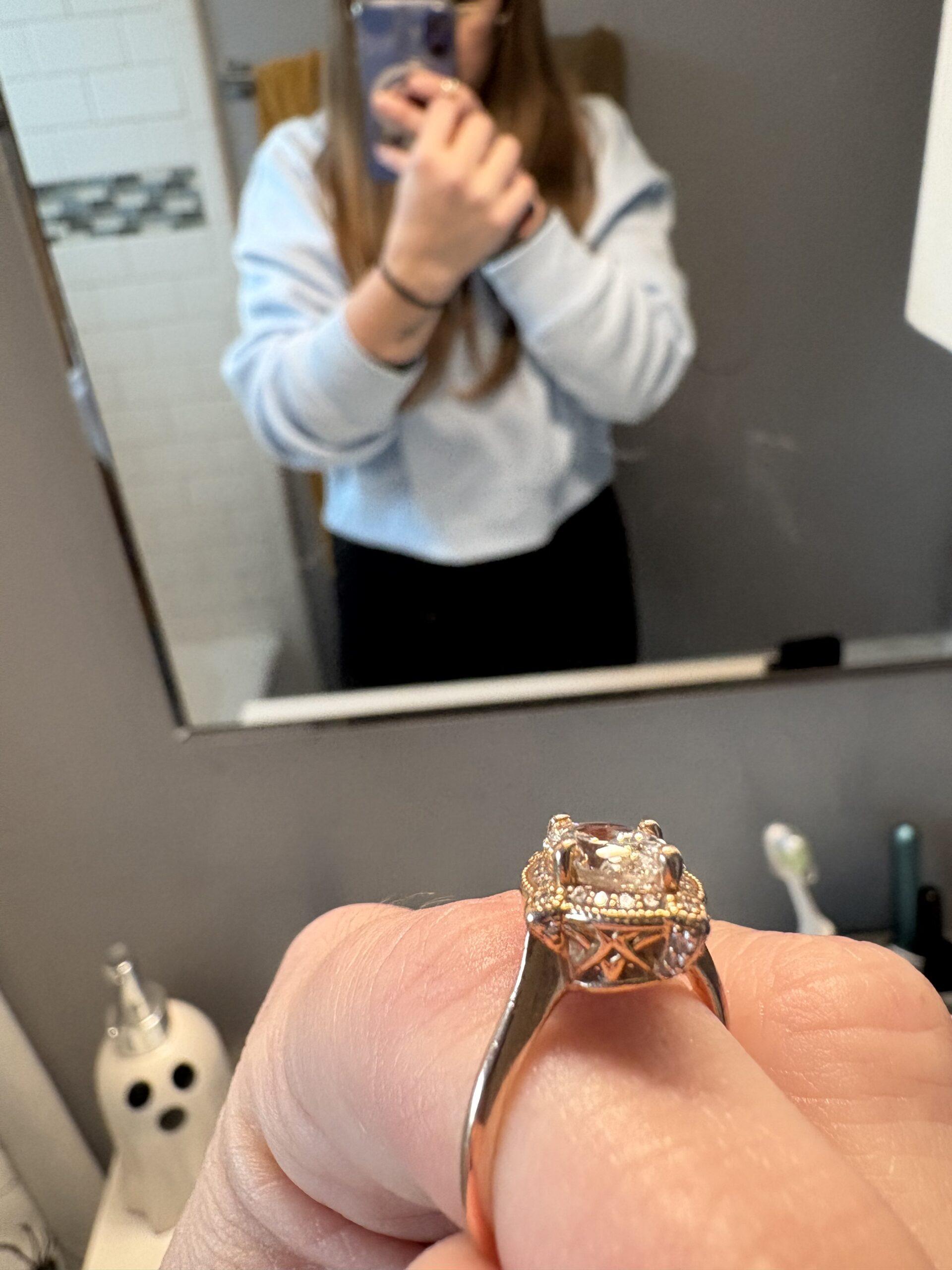 IGI 1.15 Carat G VS1 Oval Lab Grown Diamond Ring - Image 7