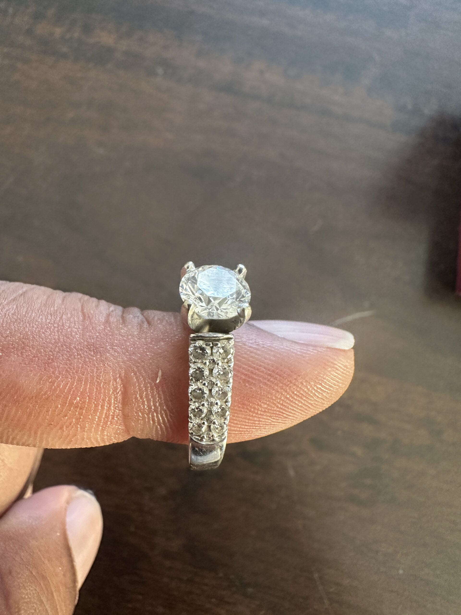 IGI 3.7 Carat D VVS2 Round Lab Grown Diamond Ring - Image 4