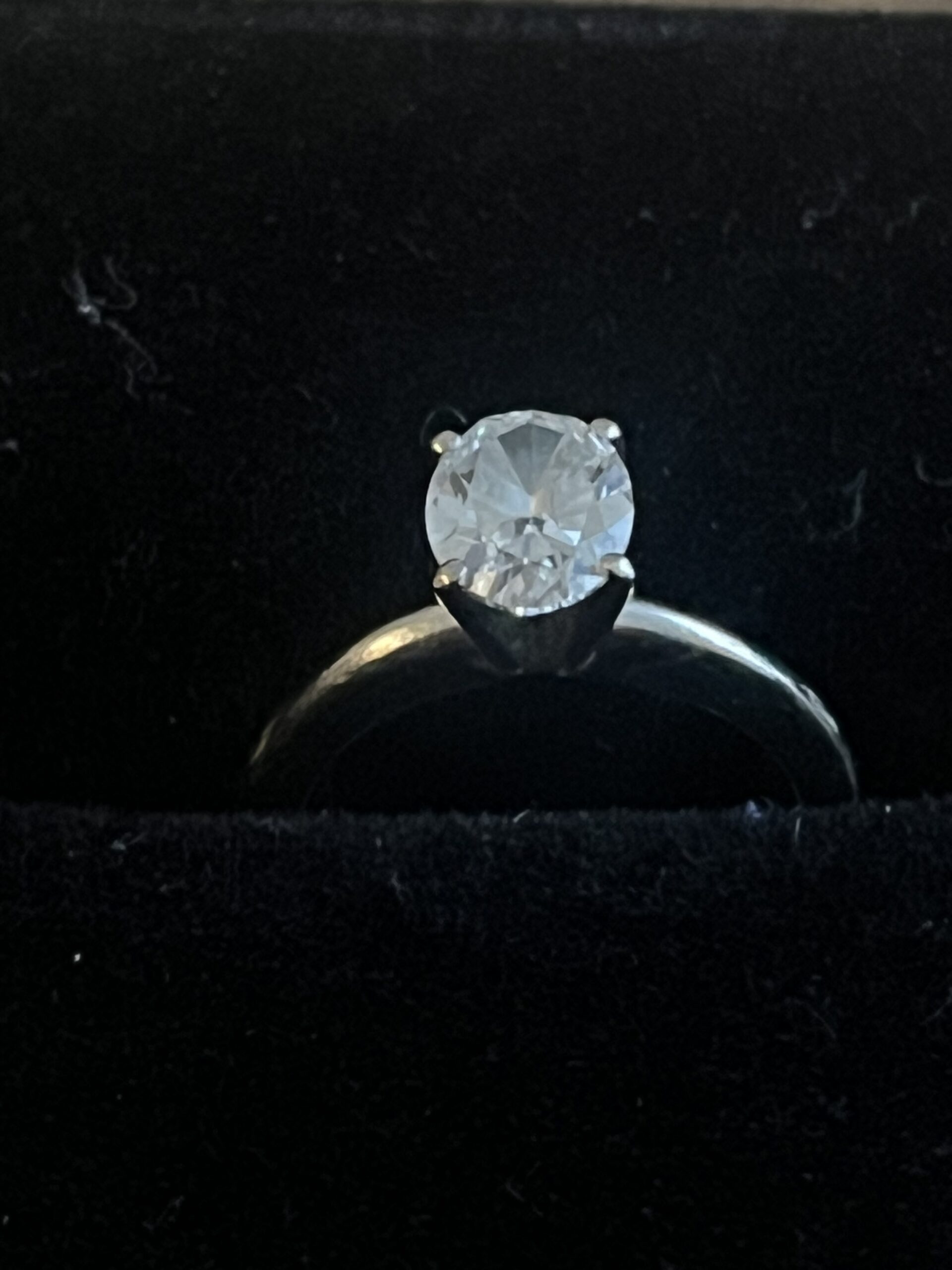 Not Sure/Unknown 1 Carat E VS1 Oval Lab Grown Diamond Ring - Image 6