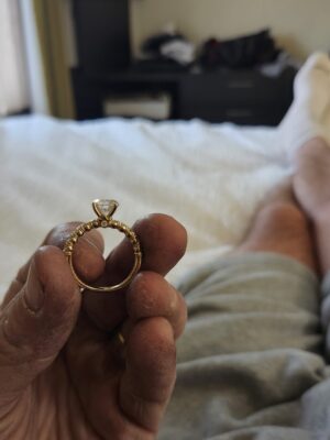 IGI 2.04 Carat F VVS2 Round Lab Grown Diamond Ring