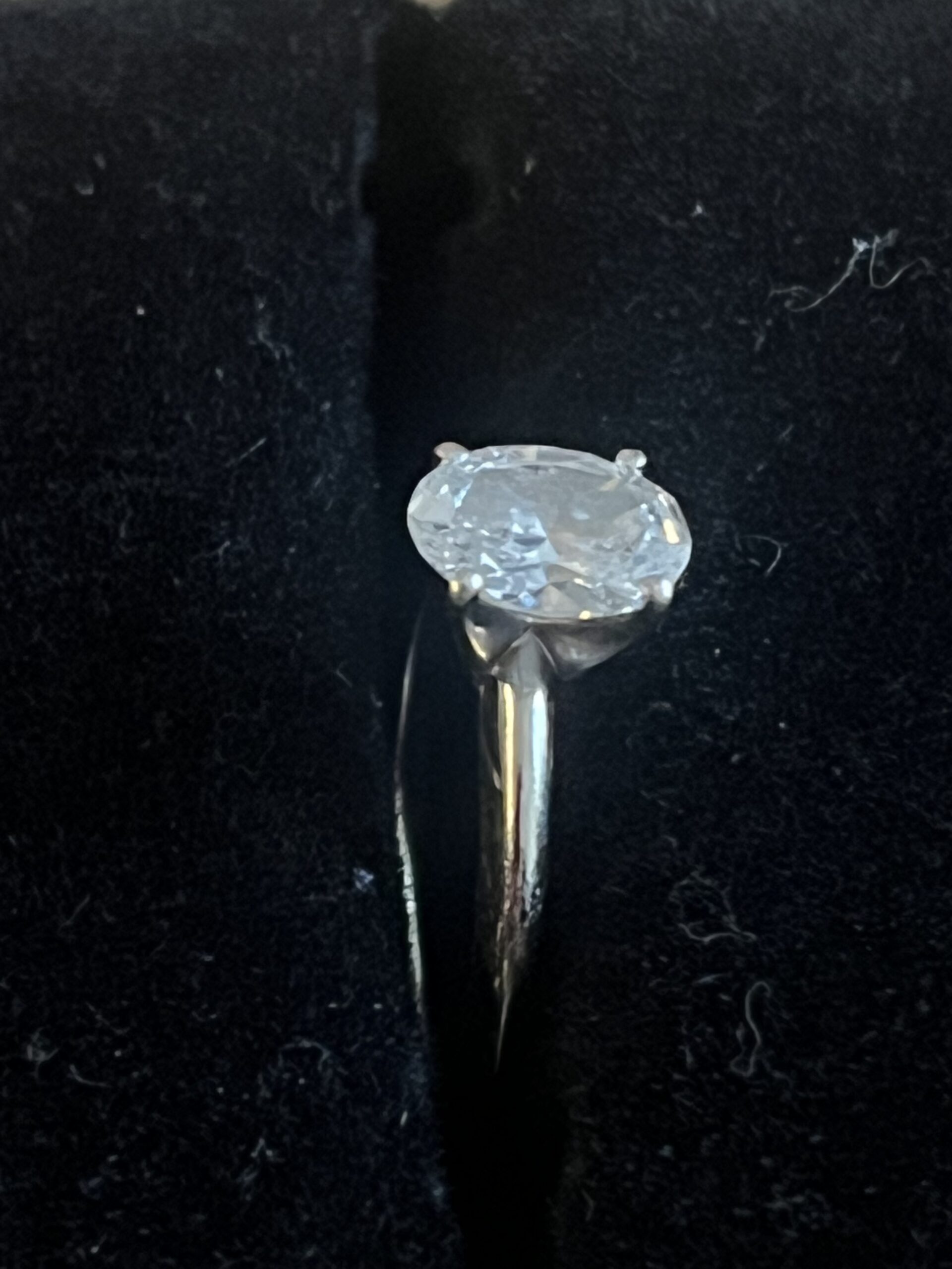 Not Sure/Unknown 1 Carat E VS1 Oval Lab Grown Diamond Ring - Image 5