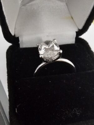 IGI 3.04 Carat G VS2 Oval Lab Grown Diamond Ring