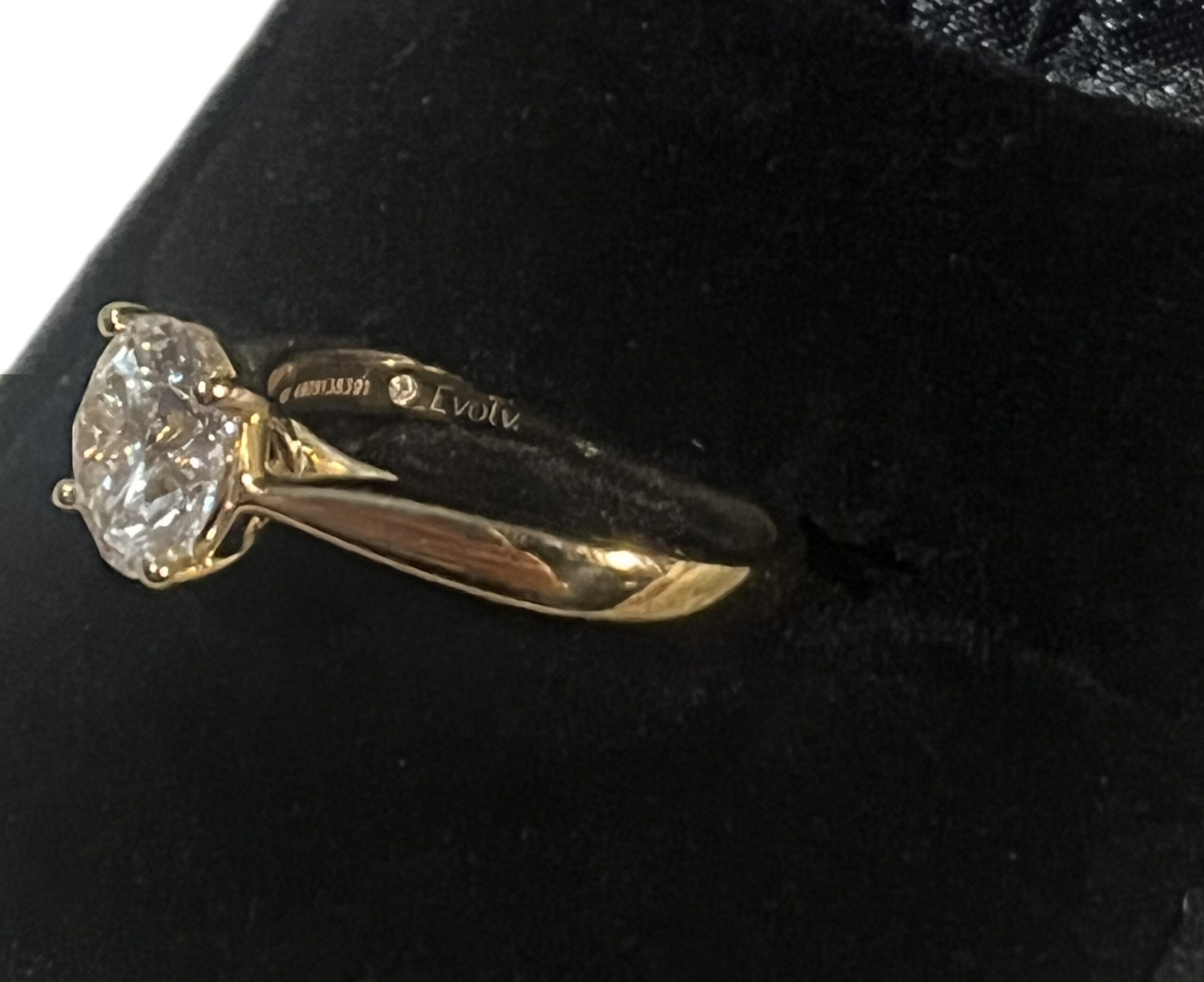 IGI 2.16 Carat I VS2 Round Lab Grown Diamond Ring - Image 6