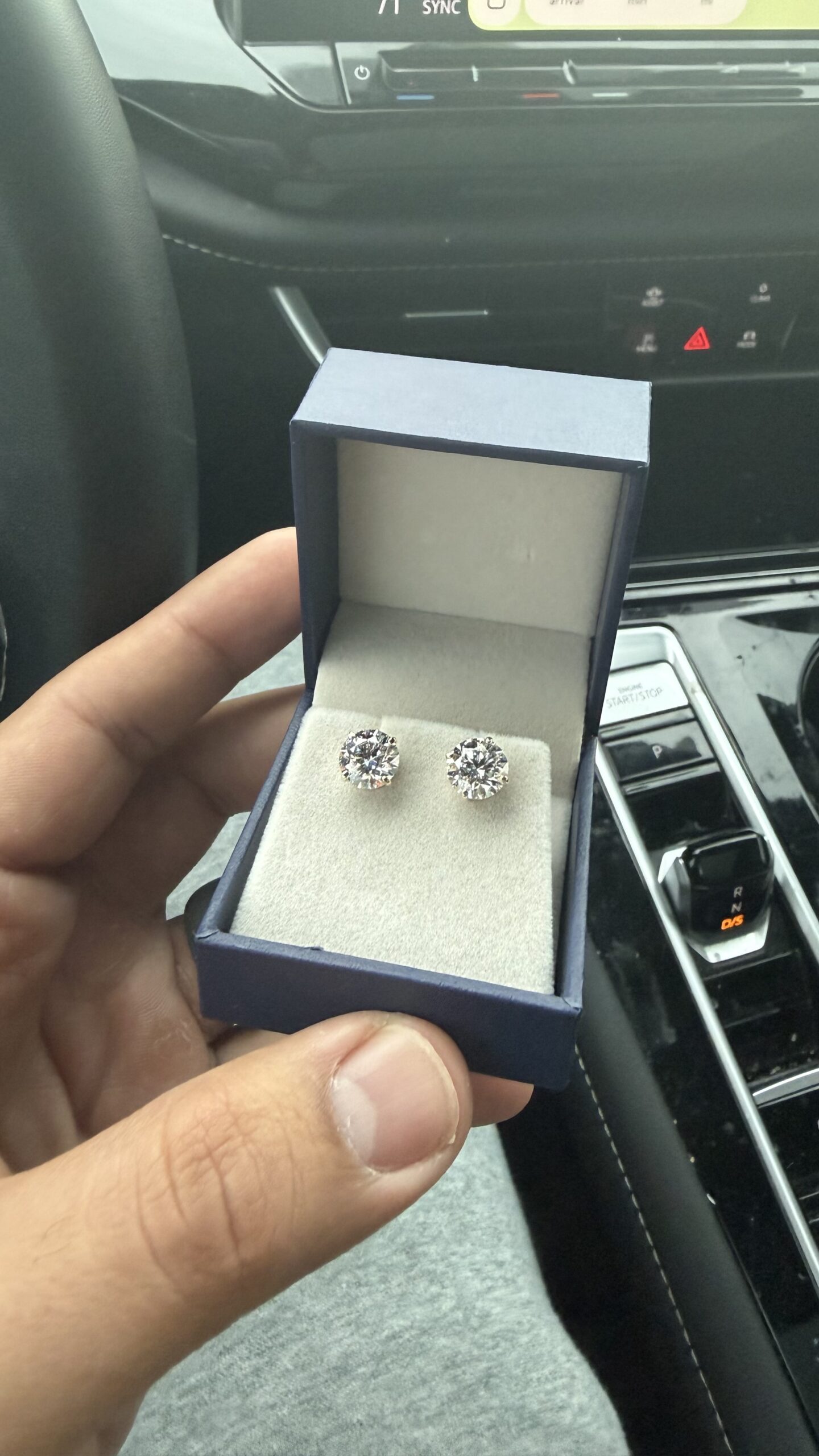 IGI 4.10 Carat D VS2 Round Lab Grown Diamond Other Diamond Jewelry - Buy pear-shaped diamond engagement rings (e.g., affordable lab-grown loose diamonds with GIA certification)