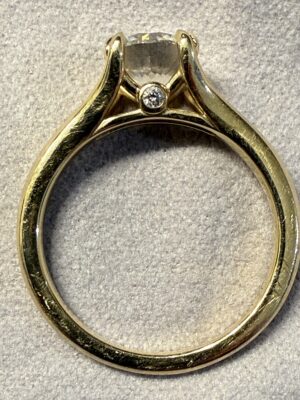 IGI 1.0 Carat F VVS2 Radiant Lab Grown Diamond Ring