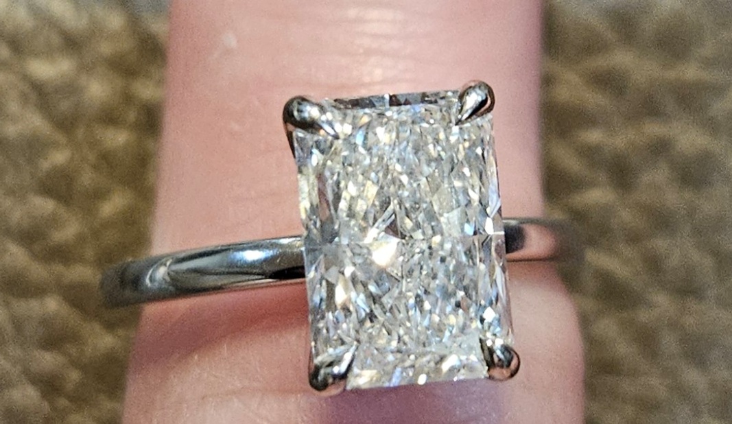 Not Sure/Unknown 2.8 Carat F VVS2 Radiant Lab Grown Diamond Ring - Image 5