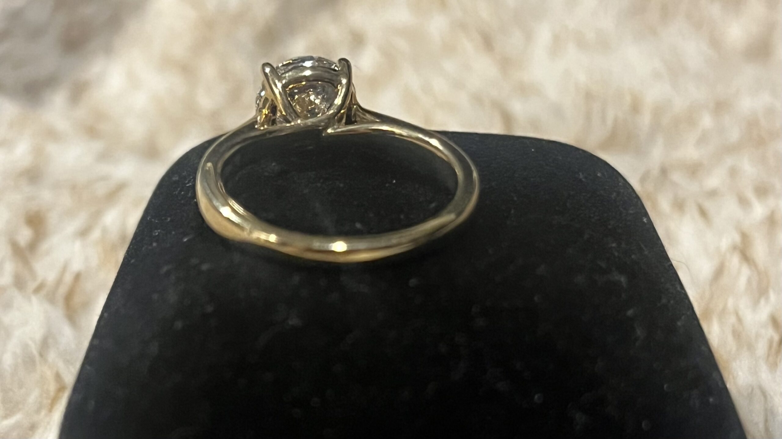 IGI 2.16 Carat I VS2 Round Lab Grown Diamond Ring - Image 4