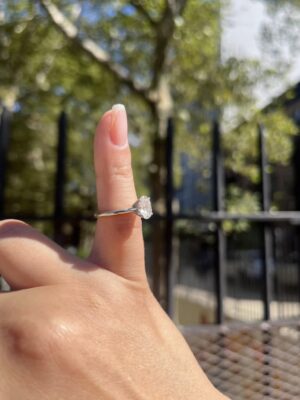 Not Sure/Unknown 1 Carat E VS1 Oval Lab Grown Diamond Ring