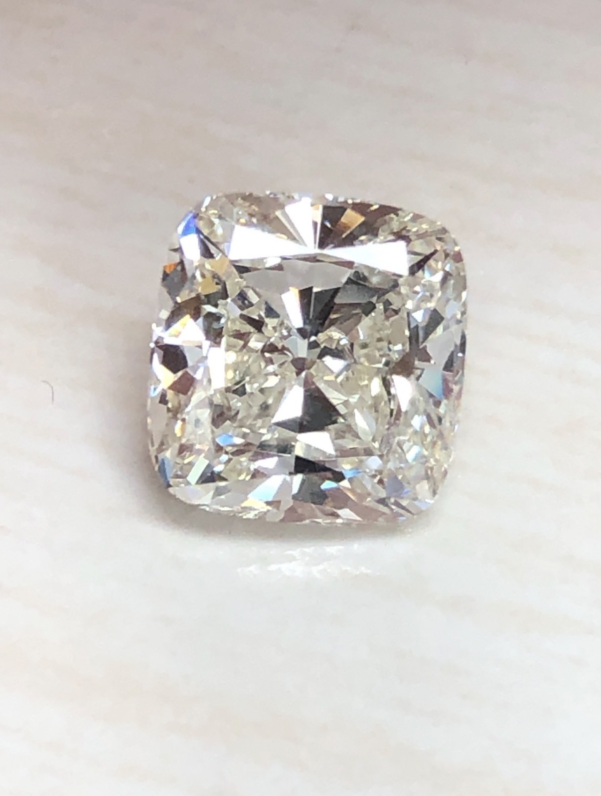 IGI 4.28 Carat E VVS2 Cushion Lab Grown Diamond Ring - Image 2