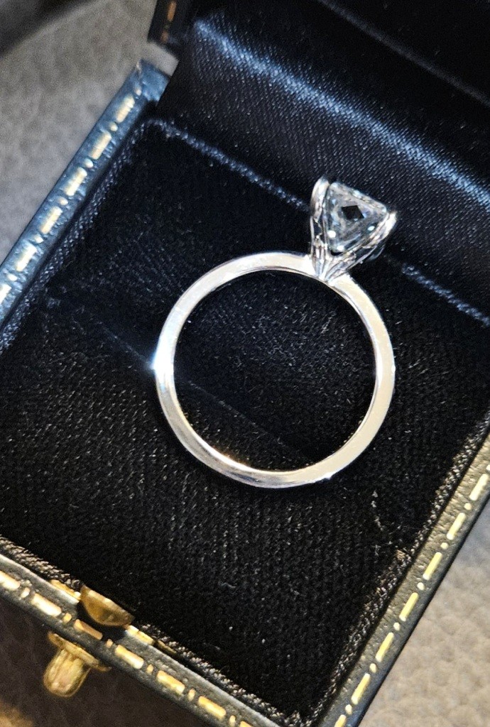 Not Sure/Unknown 2.8 Carat F VVS2 Radiant Lab Grown Diamond Ring - Image 3