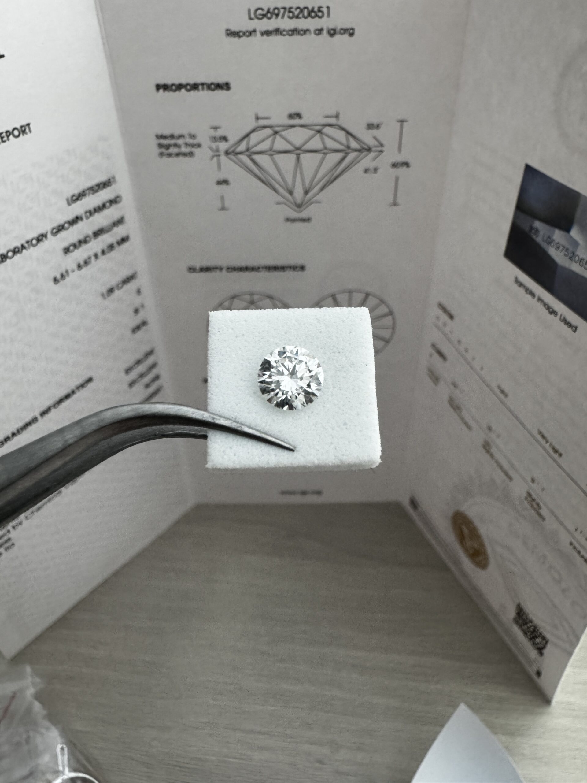 IGI 1.09 Carat E SI1 Round Lab Grown Diamond Loose Diamond - Image 7