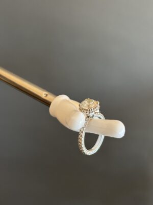 Not Sure/Unknown 1.3 Carat G VS1 Round Lab Grown Diamond Ring