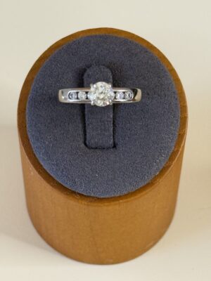 0.60-0.72 Carat I-J SI1 Traditional Cut Center Diamond Ring