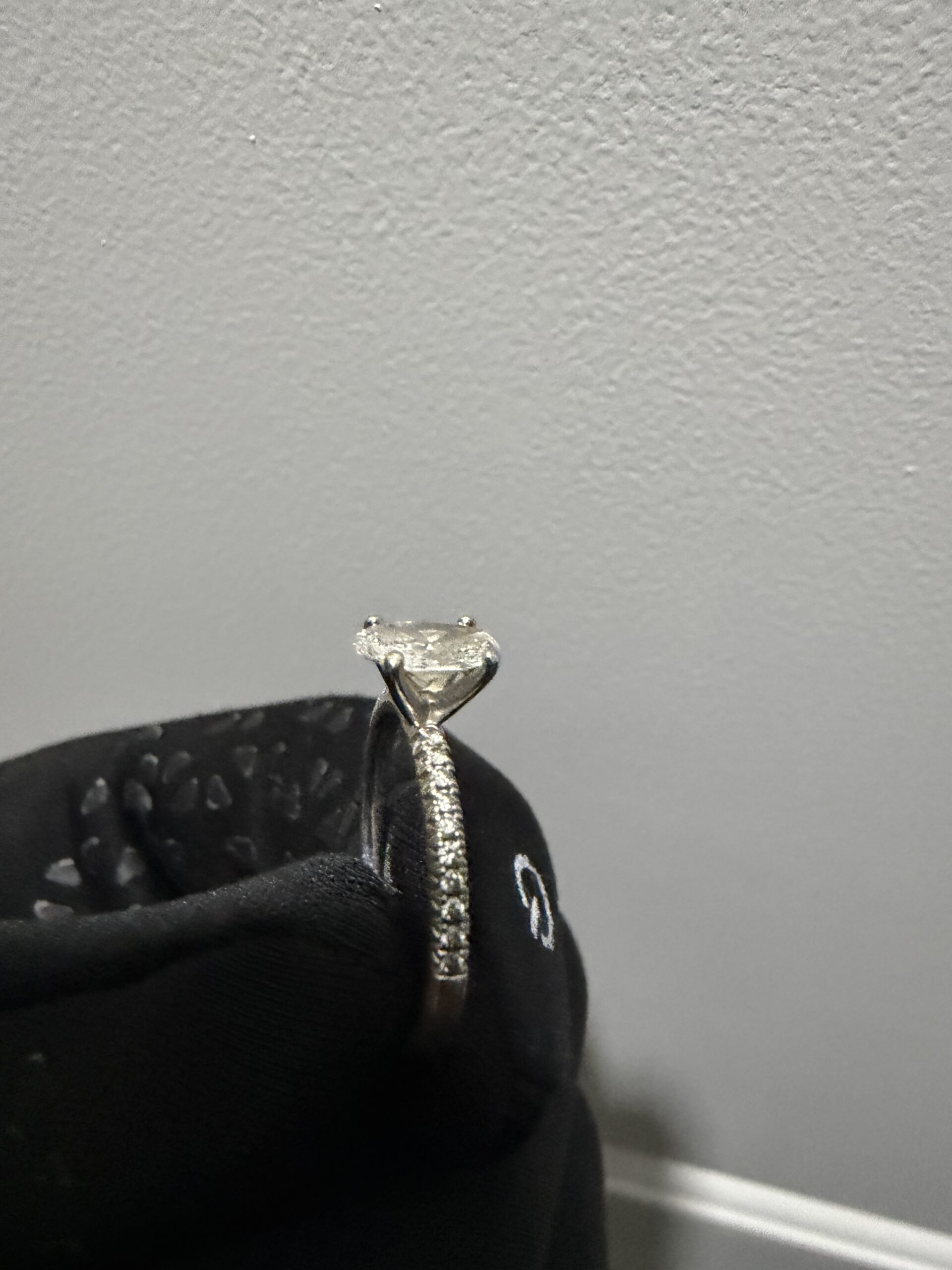 Not Sure/Unknown .80 Carat E VVS1 Oval Lab Grown Diamond Ring - Image 4