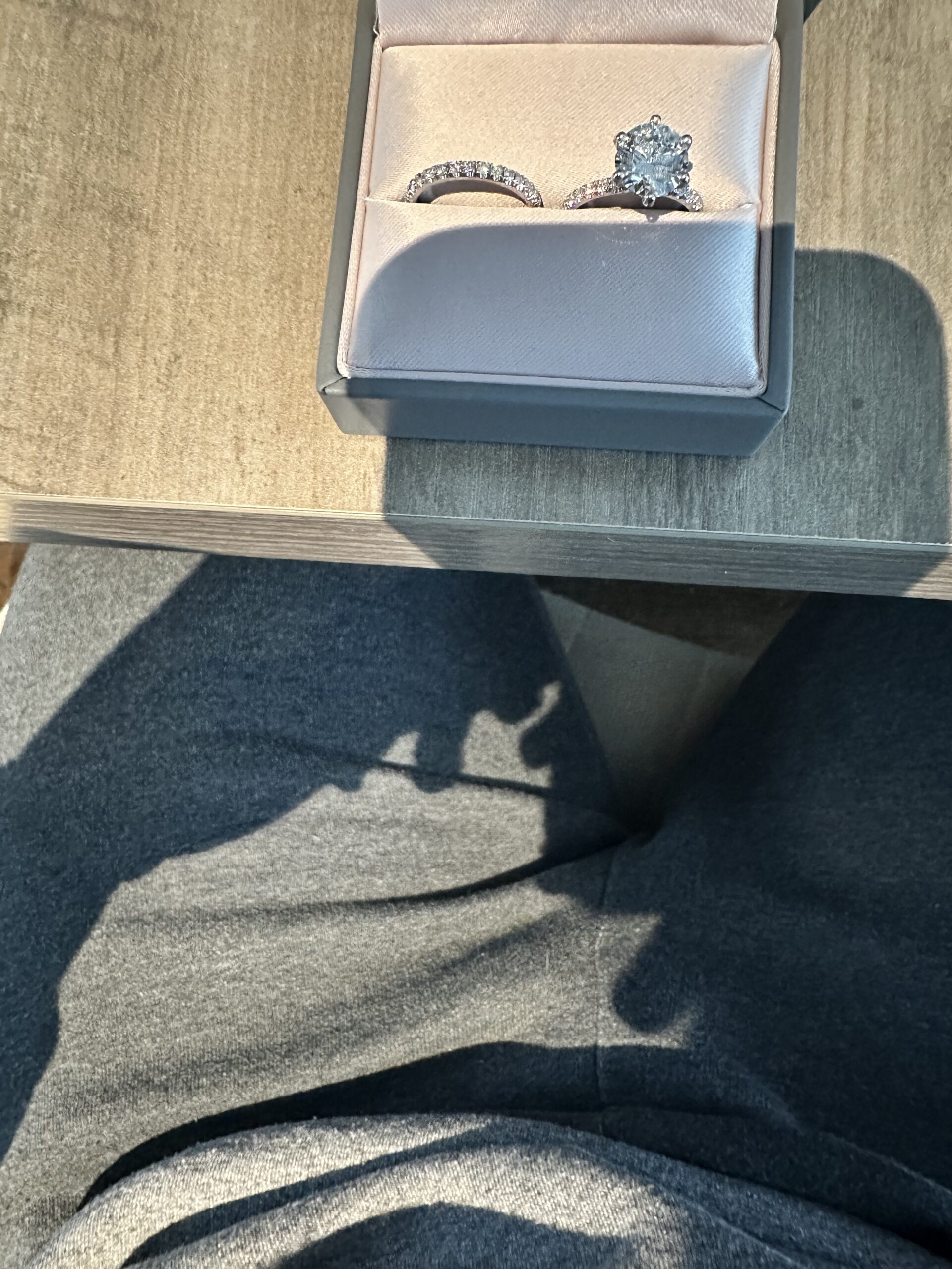 IGI 3.03 Carat E VVS2 Round Lab Grown Diamond Ring - Image 5