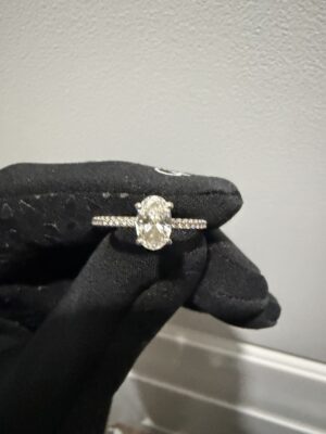 Not Sure/Unknown .80 Carat E VVS1 Oval Lab Grown Diamond Ring