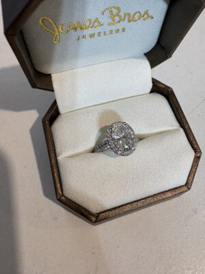 IGI 2.55 Carat F VS1 Oval Lab Grown Diamond Ring