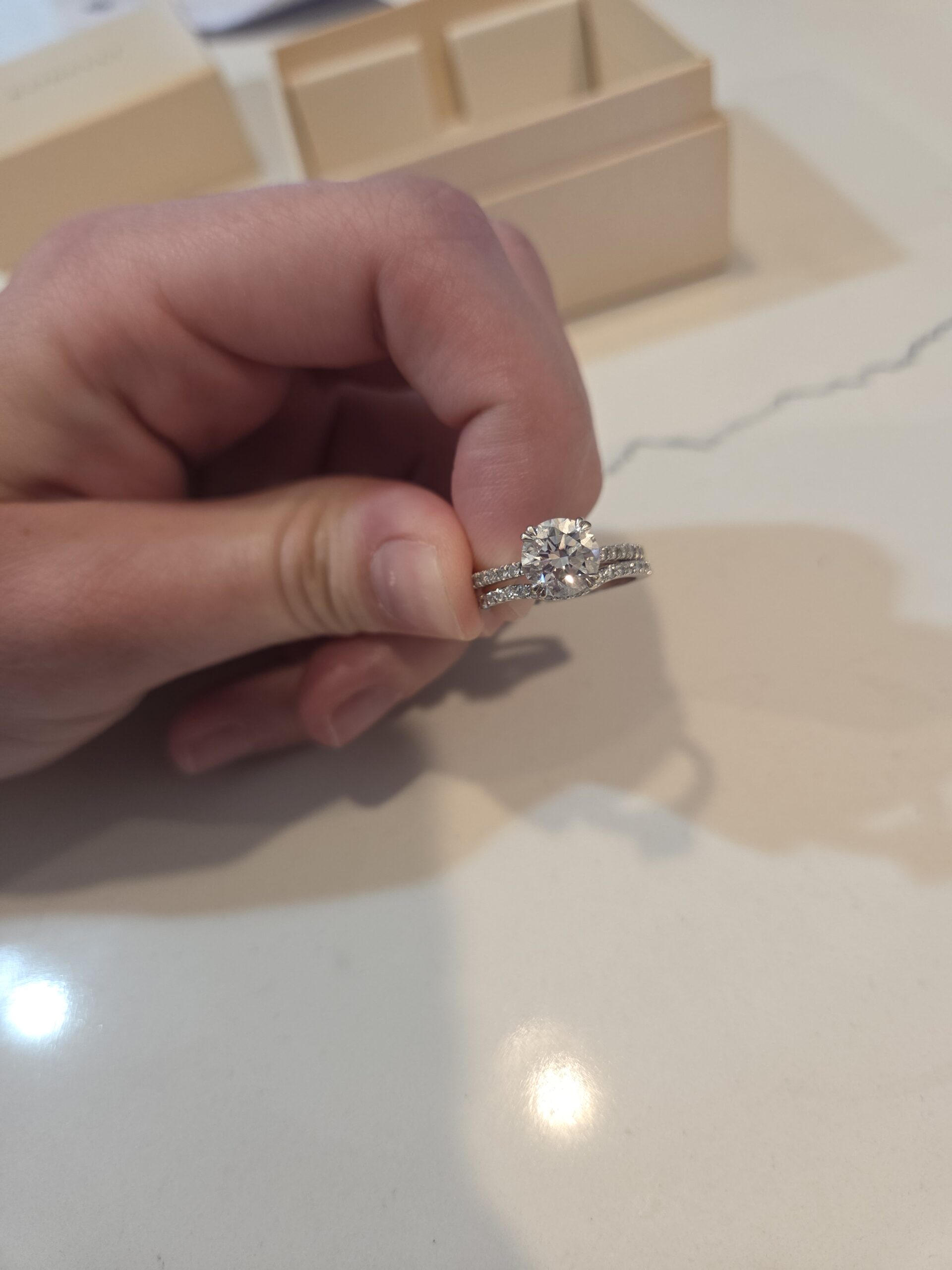 IGI 2 Carat E VS1 Round Lab Grown Diamond Ring - Image 5