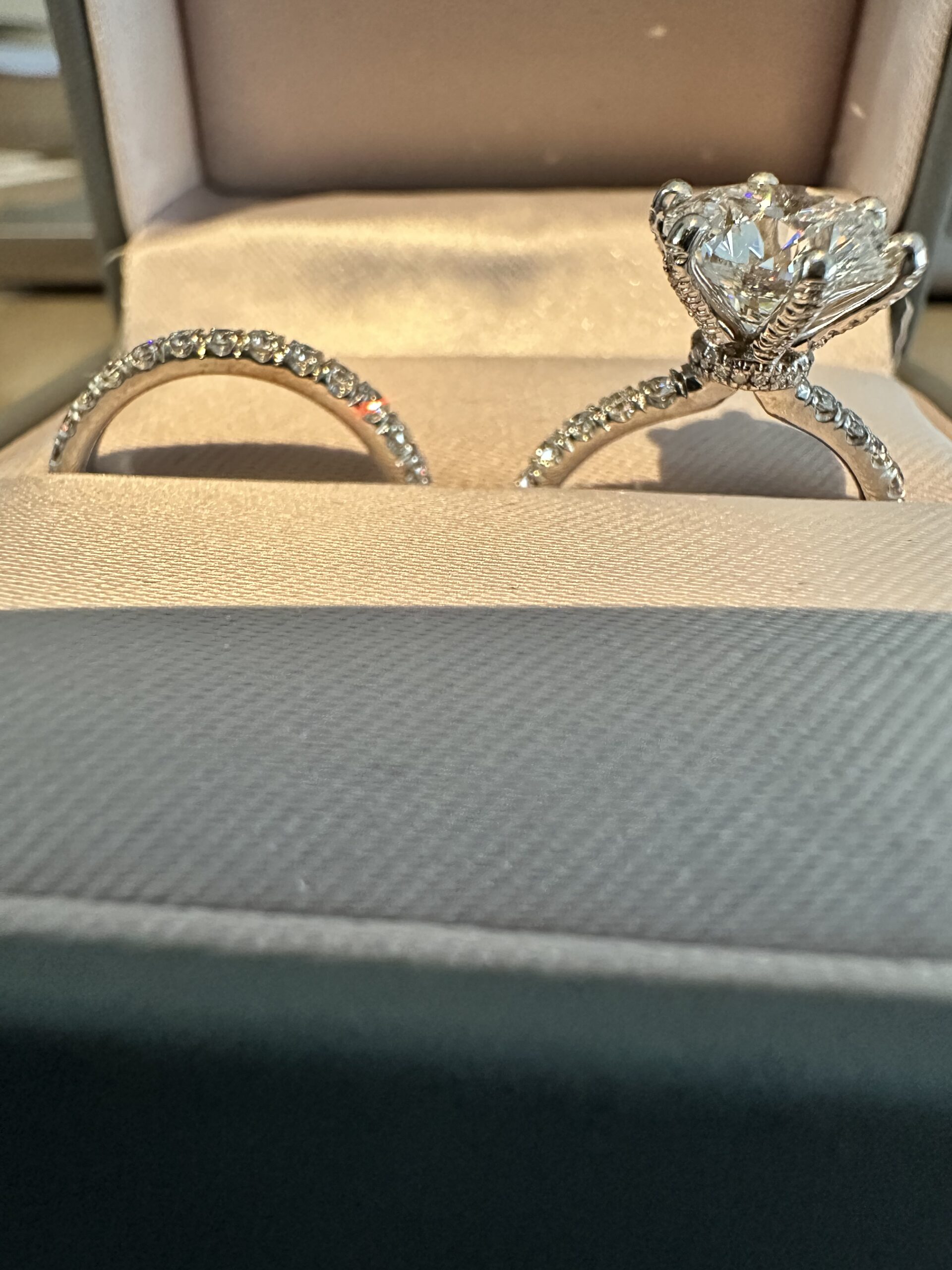 IGI 3.03 Carat E VVS2 Round Lab Grown Diamond Ring