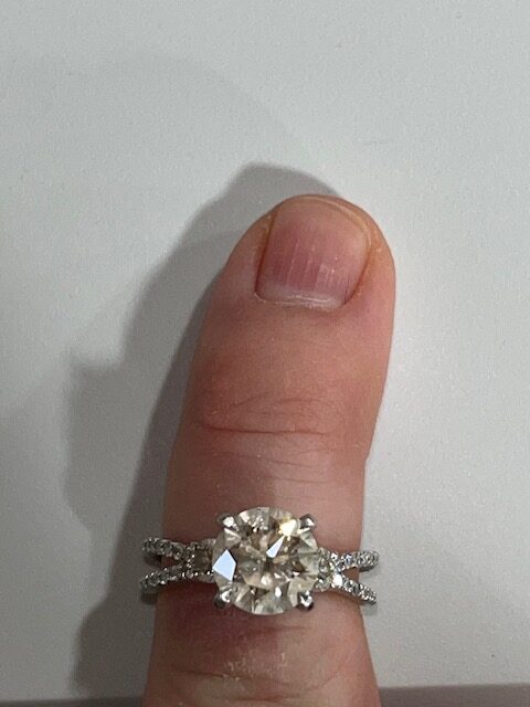 IGI 2.56 Carat E VS2 Round Lab Grown Diamond Ring - Image 2