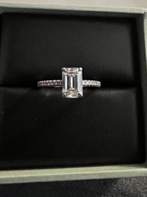 Not Sure/Unknown 1.63 Carat G VS1 Emerald Lab Grown Diamond Ring