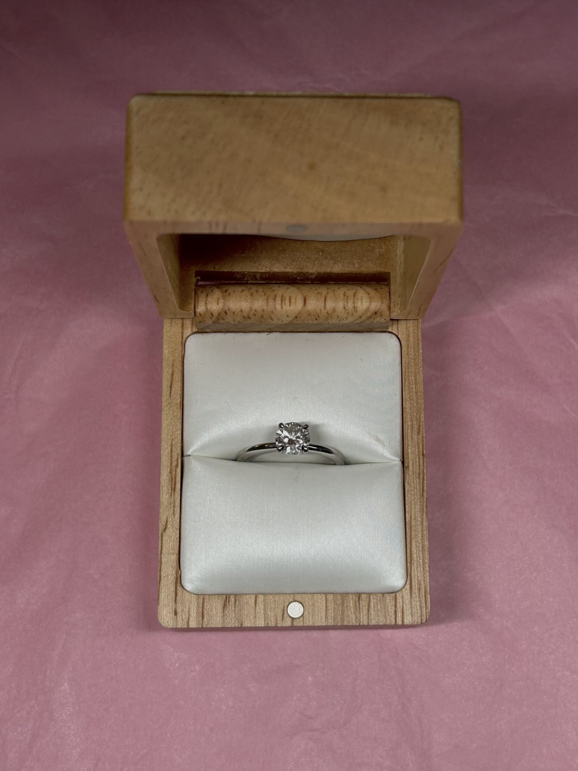 GCAL .94 Carat F VS2 Round Lab Grown Diamond Ring - Image 2