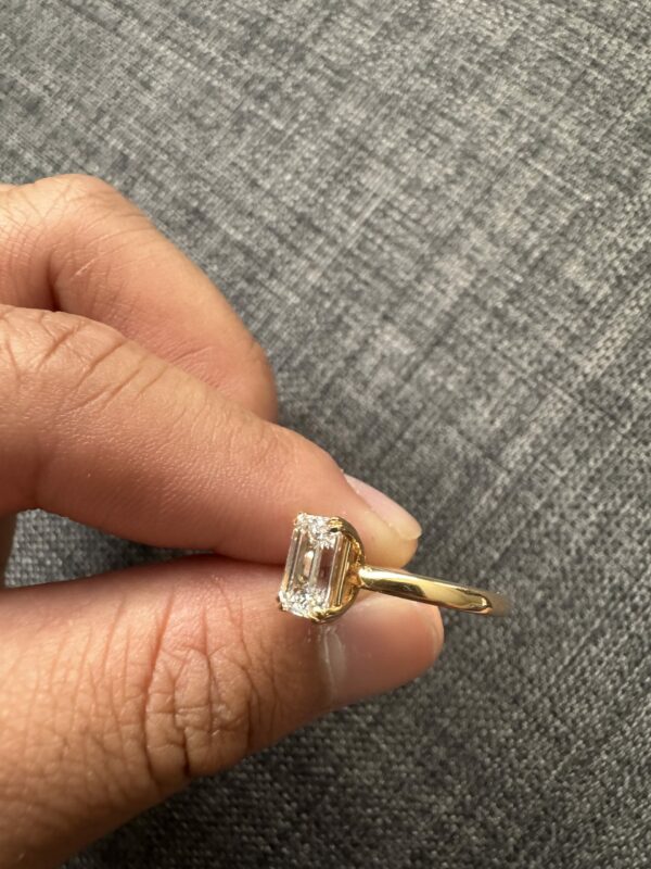 2.02 E,vs1 Emerald Cut-Lab Grown Diamond Ring - Image 2