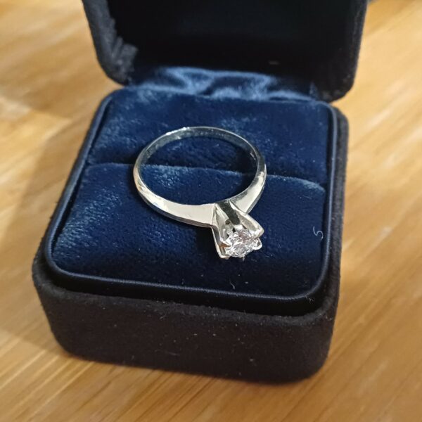 0.69 CT Vintage Diamond Ring - Image 11