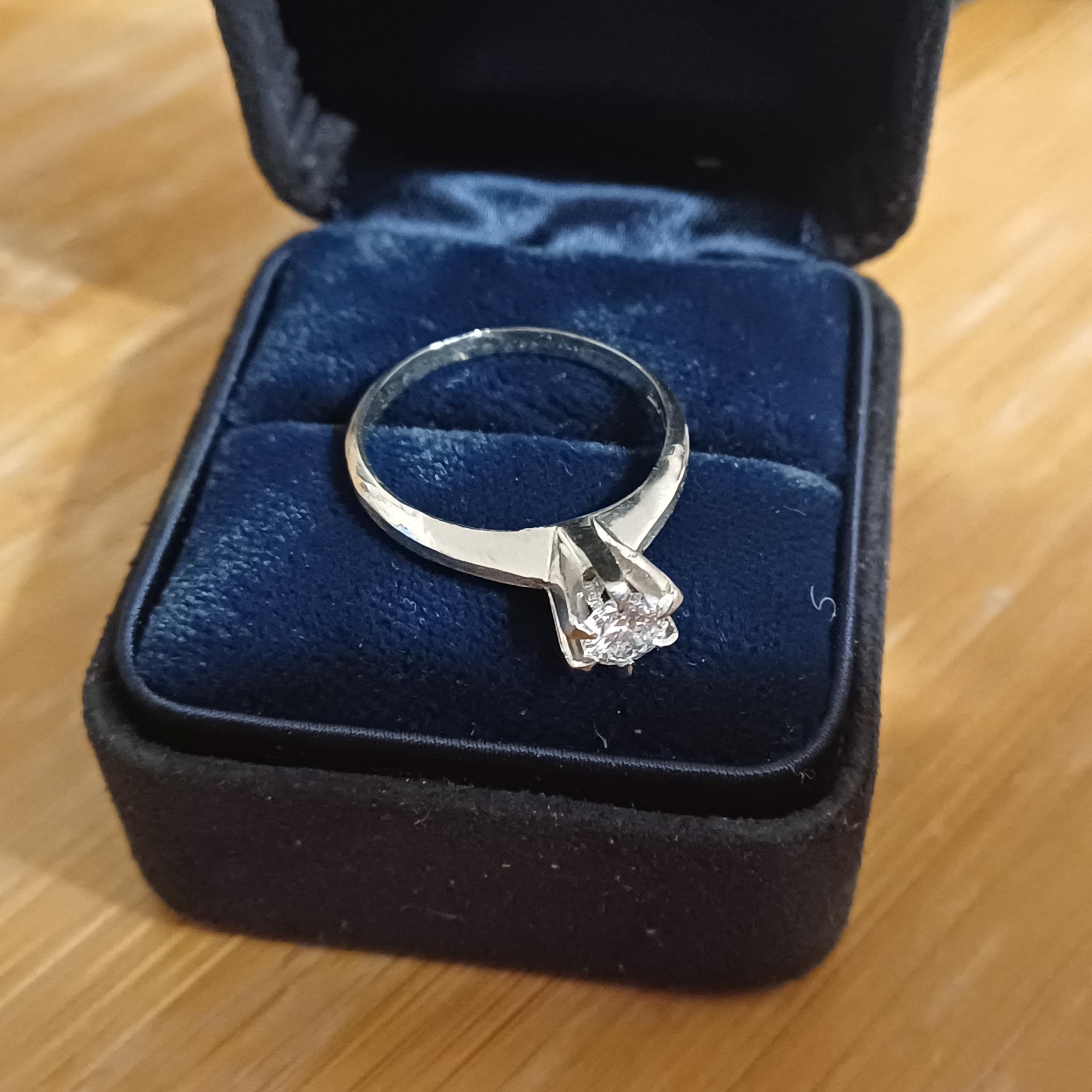 0.69 CT Vintage Diamond Ring - Image 10