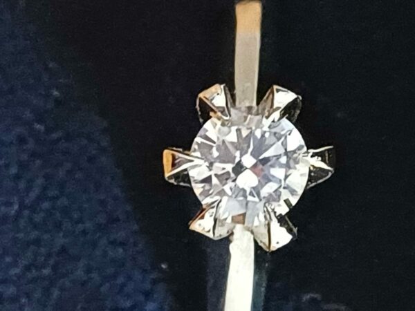 0.69 CT Vintage Diamond Ring - Image 9