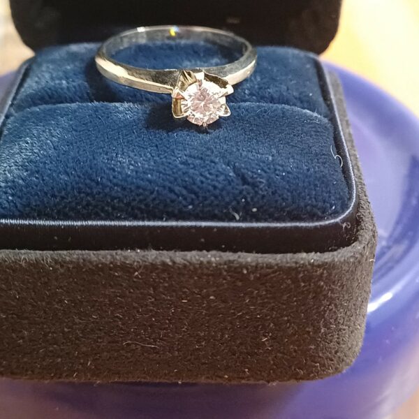 0.69 CT Vintage Diamond Ring - Image 10